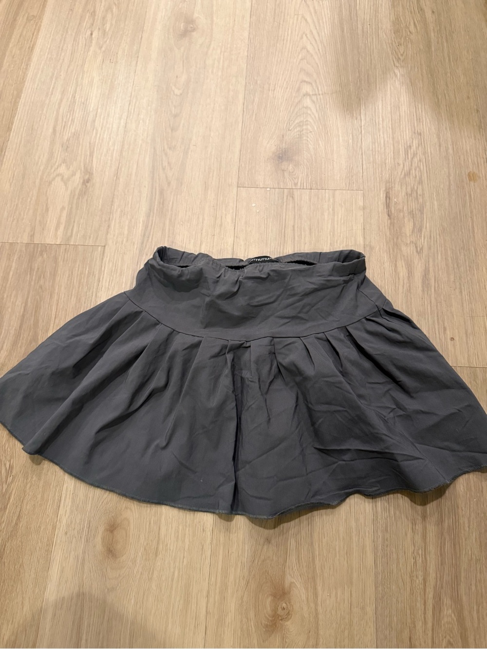 Women’s Dark Gray Pleated Mini Skirt adult size 2